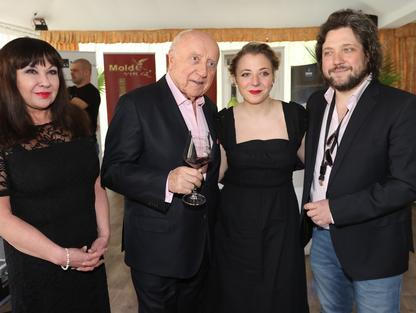 Dagmar Patrasová a Felix Slováček s dětmi