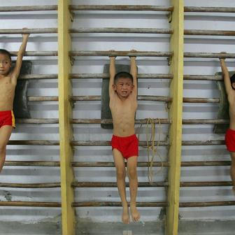 Drsná gymnastická škola Číny