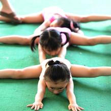 Drsná gymnastická škola Číny