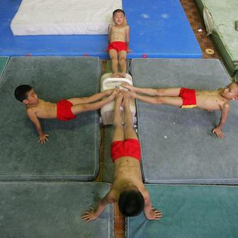 Drsná gymnastická škola Číny