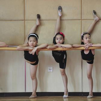 Drsná gymnastická škola Číny