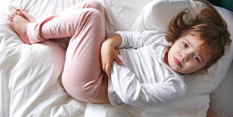 Trápí vaše dítě „školní bříško“?