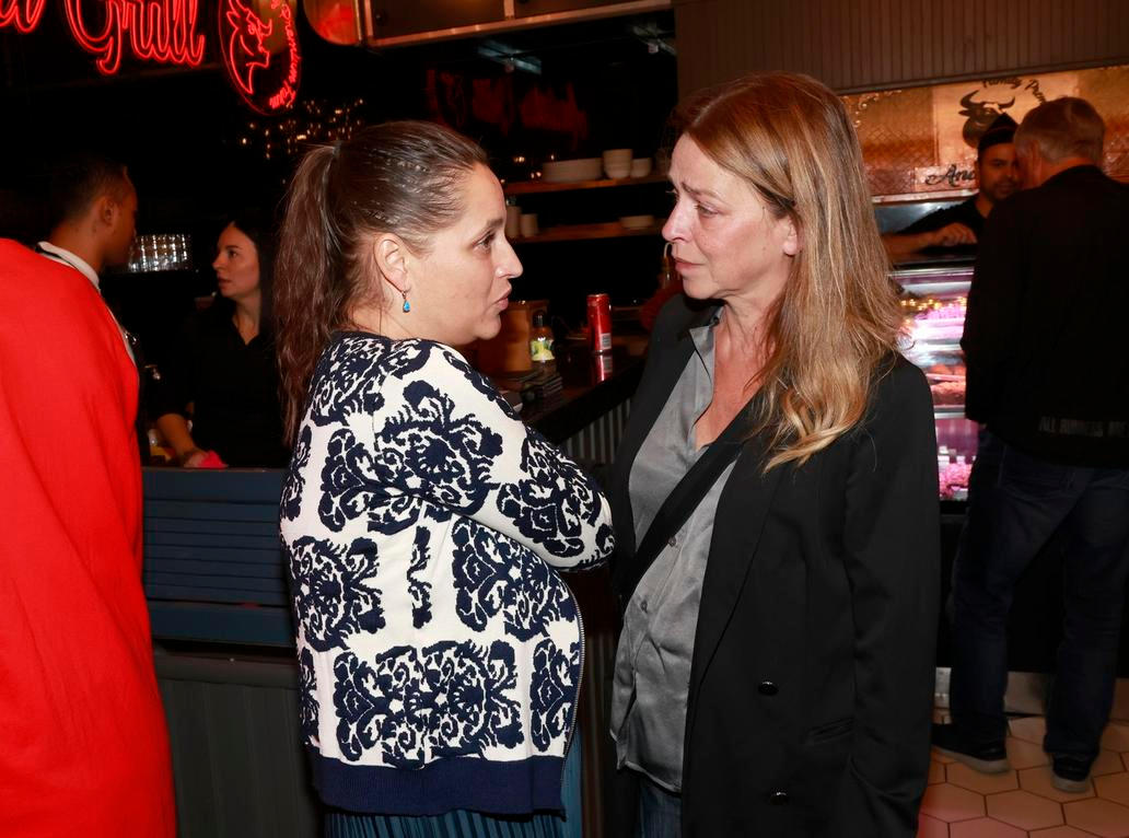 Bára Vaculíková s Lucií Zedníčkovou. Odpolední setkání s VIP osobnostmi proběhlo 22. 9. 2025 v Anatolia Grill Restaurantu v pražské ulici Na Poříčí. Bára Vaculíková a Lucie Zedníčková