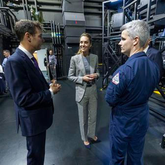 Princezna Kate v kokpitu za kniplem stíhačky Typhoon