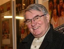 Vlastimil Harapes na oslavě čtyřicátých narozenin ředitele soutěže Muž roku Davida Novotného (2. 3. 2020 v pražském Divadle U Hasičů).