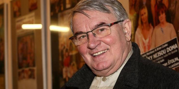 Vlastimil Harapes na oslavě čtyřicátých narozenin ředitele soutěže Muž roku Davida Novotného (2. 3. 2020 v pražském Divadle U Hasičů).