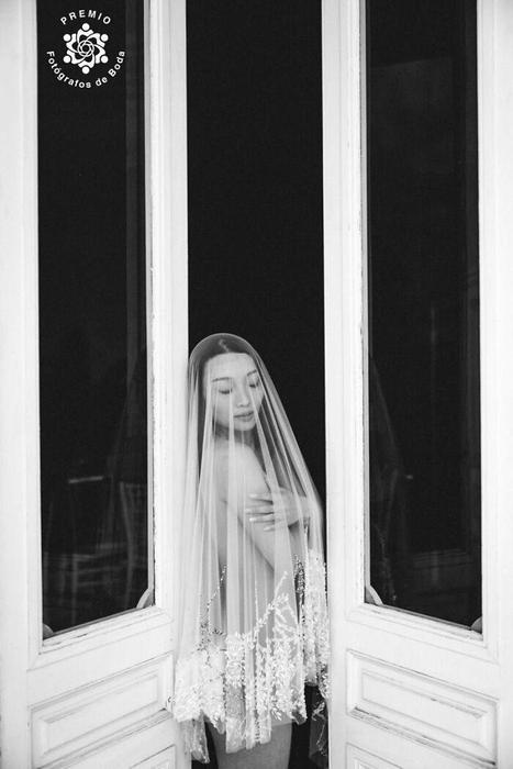 Když závoj říká záhadné, ale tvá tvář říká báječné