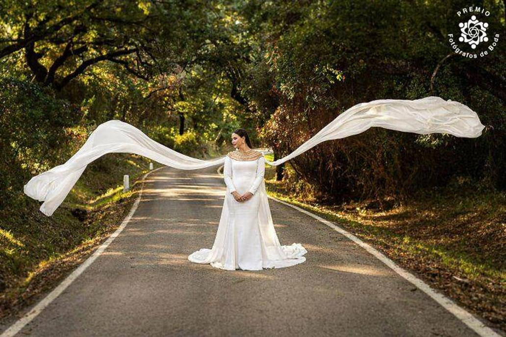 Závoje, které zároveň slouží jako křídla: To je svatební multitasking