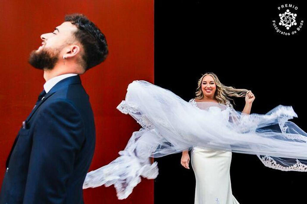 Polovina fotografie křičí Romantika, druhá polovina křičí obal alba