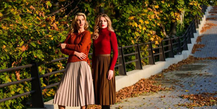 Fashionable,Clothes.,Femininity,And,Tenderness.,Friends,Girls.,Fall,Fashion.,Pleated