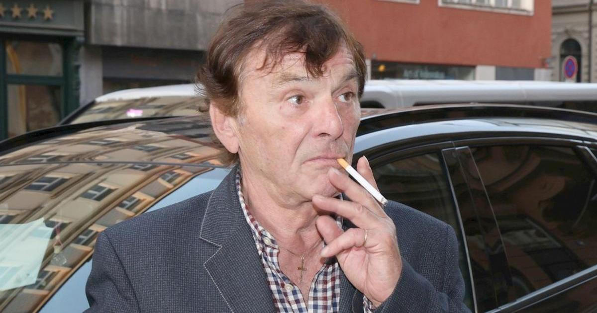Pavel Trávníček, cigareta, kouření