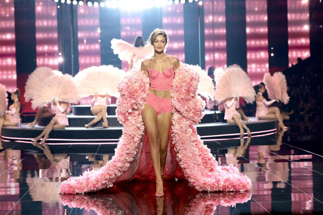 Victoria's Secret Fashion Show 2025 - Runway