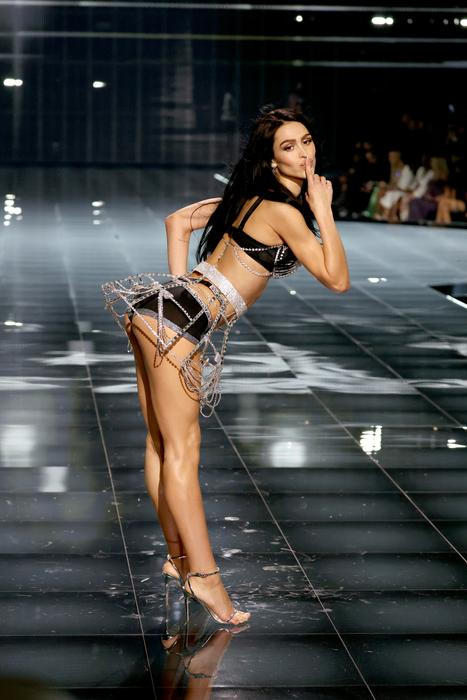 Victoria's Secret Fashion Show 2025 - Runway