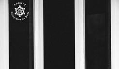 Když závoj říká záhadné, ale tvá tvář říká báječné