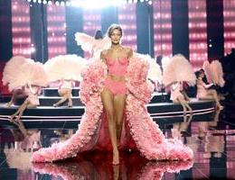 Victoria's Secret Fashion Show 2025 - Runway