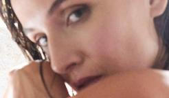 Tereza Ramba uvádí parfém "sladkost, trpkosti"