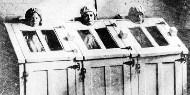 Temné fotky z počátků psychiatrie