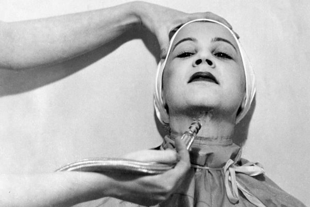 1938
plastic surgery
(Restricted rights for specific editorial clients in Germany. Limited rights for specific editorial clients in Germany.) Schönheitsoperation- 1938 (Photo by ullstein bild/ullstein bild via Getty Images)