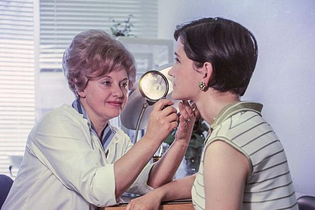 1968
2886565 23.08.1968 The Beaty Institute cosmetology clinic on Kalinin Avenue (Novy Arbat Street) in Moscow. The Institute's chief physician, doctor of medicine Inna Kolgunenko during an appointment with a patient.,Image: 293335436, License: Rights-managed, Restrictions: Editors' note: THIS IMAGE IS PROVIDED BY RUSSIAN STATE-OWNED AGENCY SPUTNIK., Model Release: no, Credit line: Profimedia