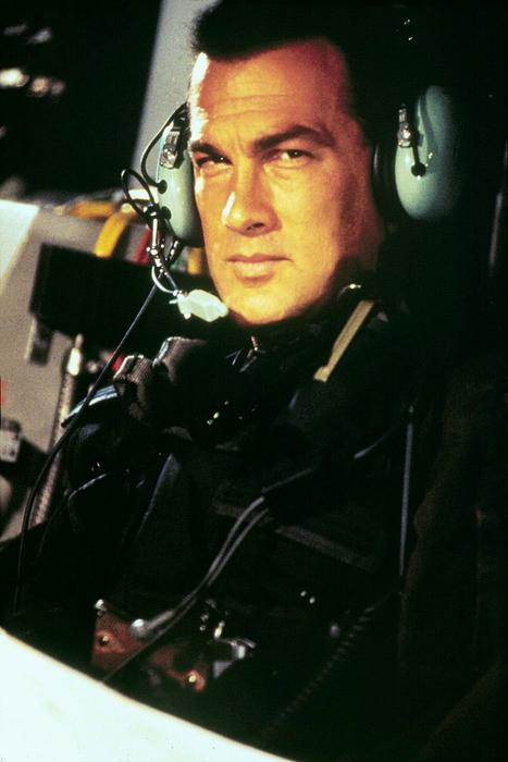 Executive Decision (1996)