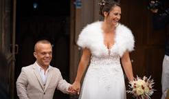 V lednu loňského roku sdíleli snímky, na nichž herec požádal svou tehdy 34letou partnerku o ruku.