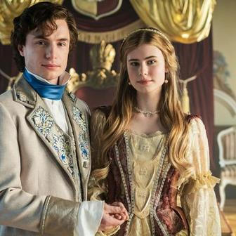 Sofie Anna Švehlíková jako princezna Elvíra a Oskar Hes jako princ Armin v nové vánoční pohádce Záhada strašidelného zámku