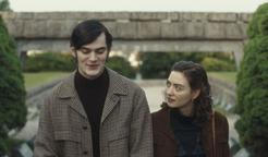 Z filmu Nepela režiséra Gregora Valentoviče. Na snímku Josef Trojan jako Nepela a Antonie Formanová jako krasobruslařka Hana Mašková.