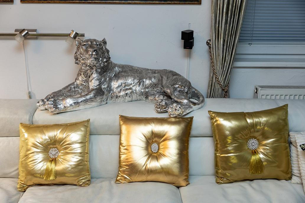 Manželé patří k milovníkům luxusu, vše se musí lesknout nebo třpytit.