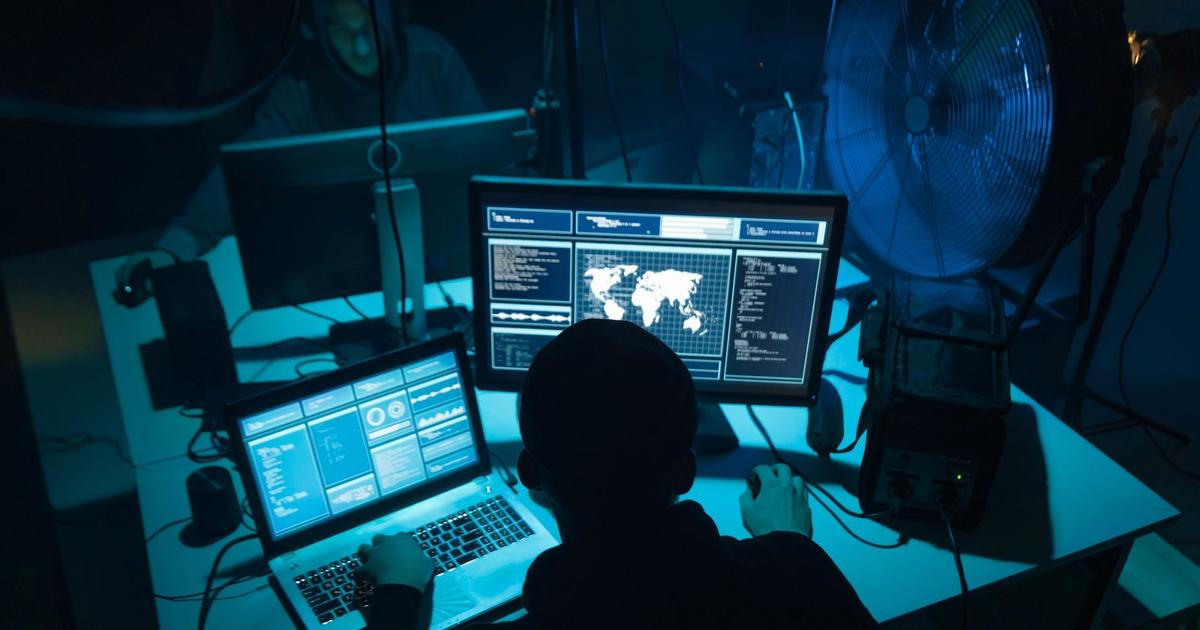 „Mladým lidem vkládáme do rukou časované bomby,“ varuje šéf BIS