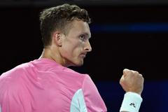 Jiří Lehečka v zápase 3. kola Australian Open s Benjaminem Bonzim