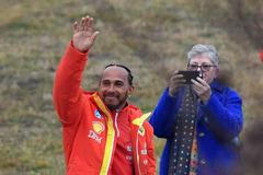 První jízda Lewise Hamiltona v monopostu Ferrari F-23