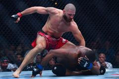 Jiří Procházka vs. Jamahal Hill, UFC