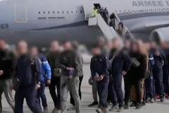 155. mechanizovaná brigáda odjela do Francie, aby se nechala vycvičit francouzskými veliteli