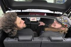 Tesla Model Y 7 sedadel