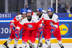 Radost českých juniorek v čele s kapitánkou Lindou Vocetkovou