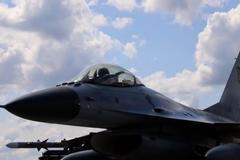 Ukrajina začala požívat americké F-16 v srpnu 2024.  Znamenaly „novou kapitolu“ pro její letectvo