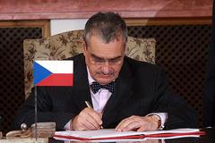 Riceová a Schwarzenberg podepisují smlouvu o radaru