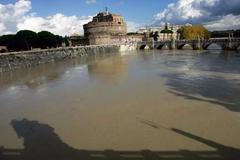 Andělský most přes řeku Tiberu