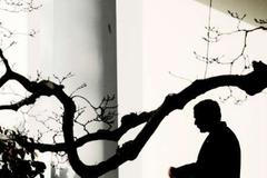 George Bush při odchodu z Oválné pracovny