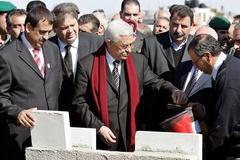 Palestinský prezident Abbás pokládá základ muzea Jásira Arafata