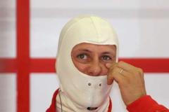 Muž s nehořlavou maskou