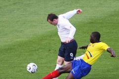 Anglie - Ekvádor: Rooney a Espinoza