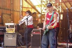 V sobotu večer hráli Wohnout...