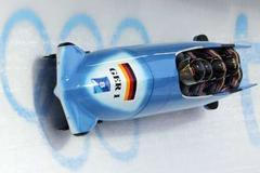 Posádka prvního německého bobu