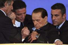 Berlusconi omdlel při projevu