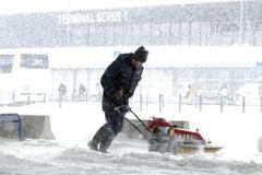 Ruzyňské letiště kvůli sněhu přerušilo provoz