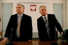 dvojčata Jaroslaw a Lech Kaczyńští