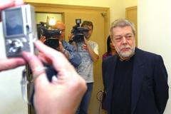 Herec Jan Kanyza u Městského soudu v Praze