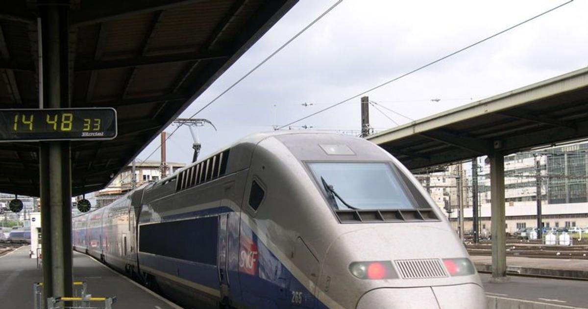 Ve Francii kvůli poruše přenocovalo přes 800 cestujících ve vlacích TGV