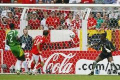 Togo - Švýcarsko: Frei, Agassa, Nibombe